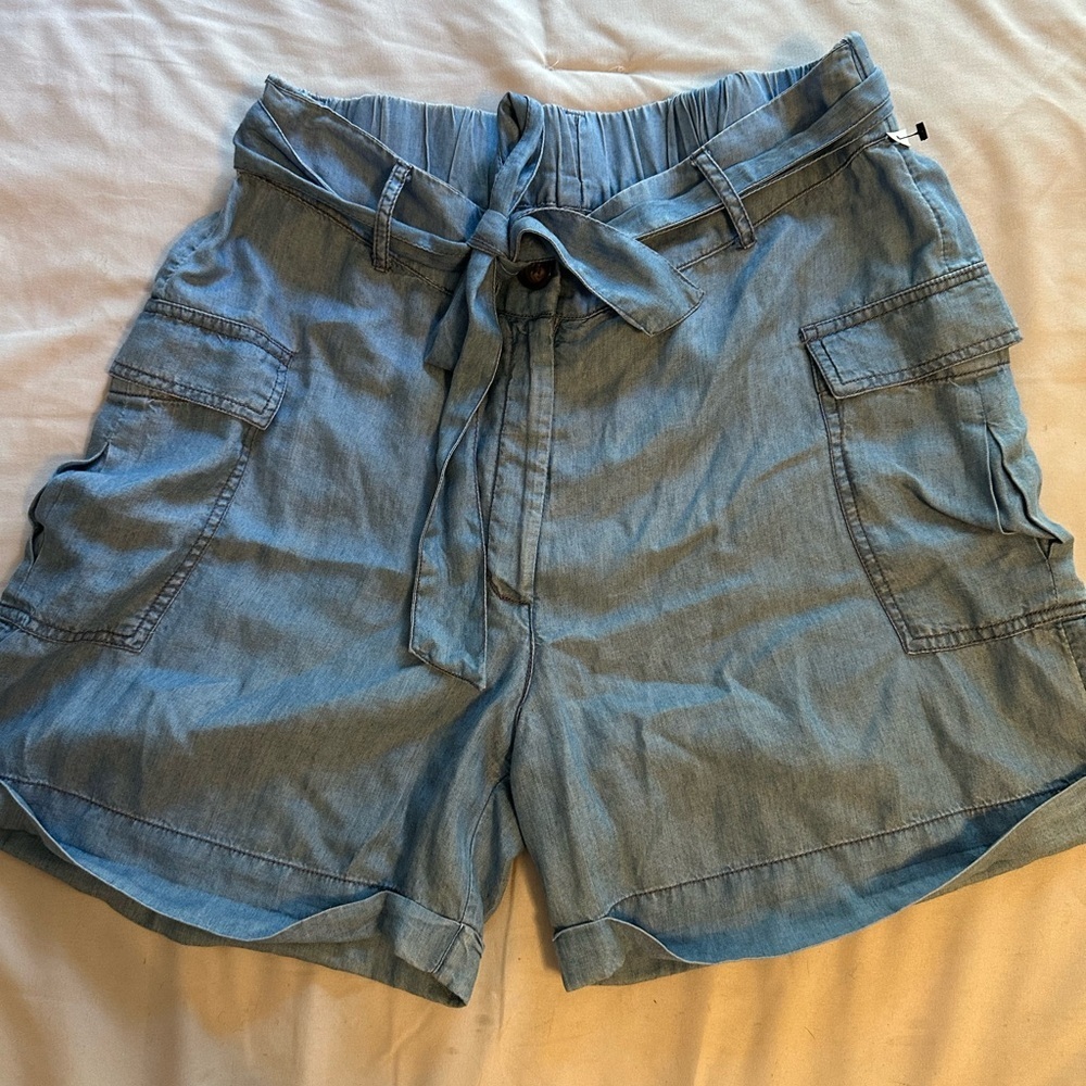 Blue Cargo Shorts with‎ Relaxed Fit and Mid-Thigh Length size 28 NWT - Picture 4 of 8